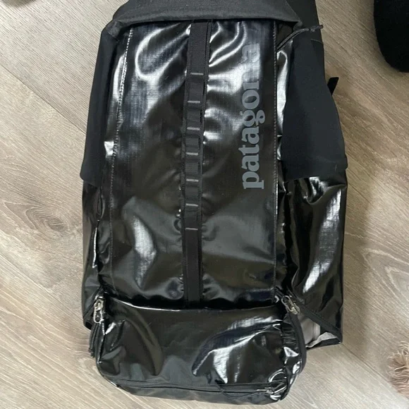 Patagonia Black Hole Pack Padded Back Polyester Backpack 49296 Black 25 L - Picture 8 of 10